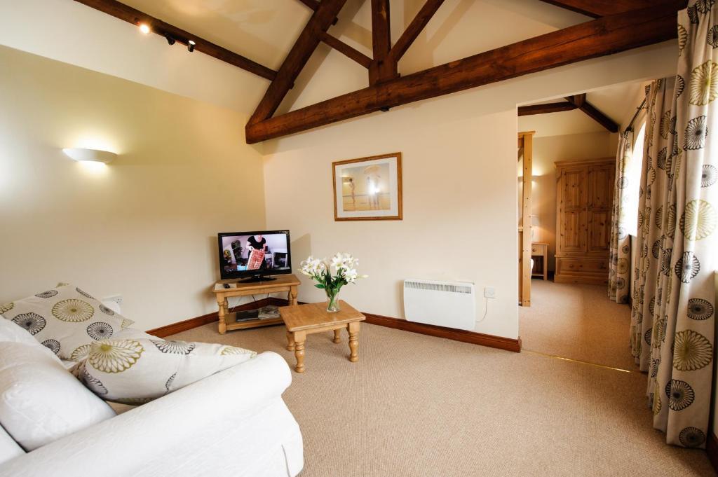 Church Farm Lodge Harrington Room photo