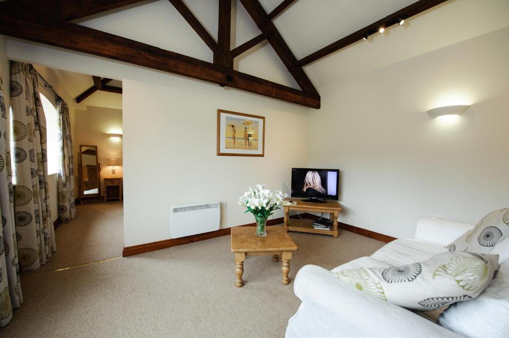 Church Farm Lodge Harrington Room photo